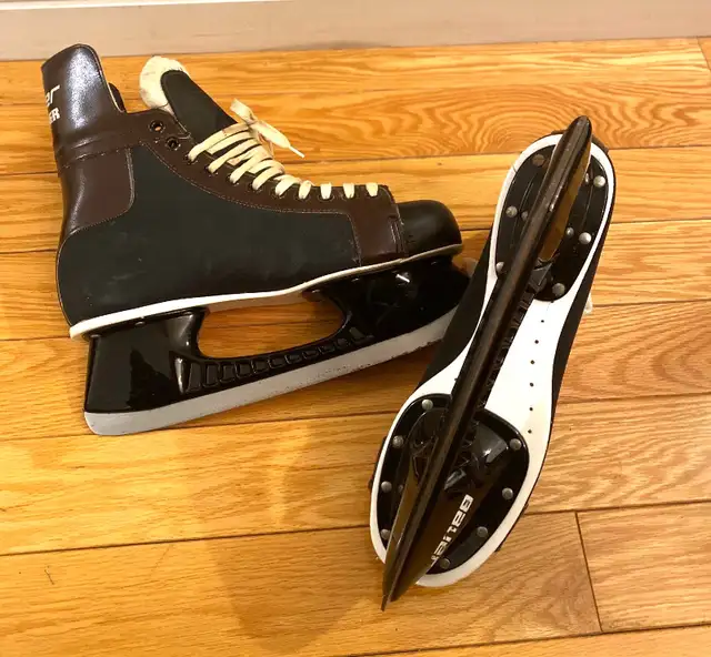 “BAUER”, HOCKEY ICE SKATES in Skates & Blades in City of Toronto - Image 4