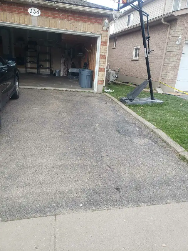 Mr Haul-Away local junk removal service528474552968816644