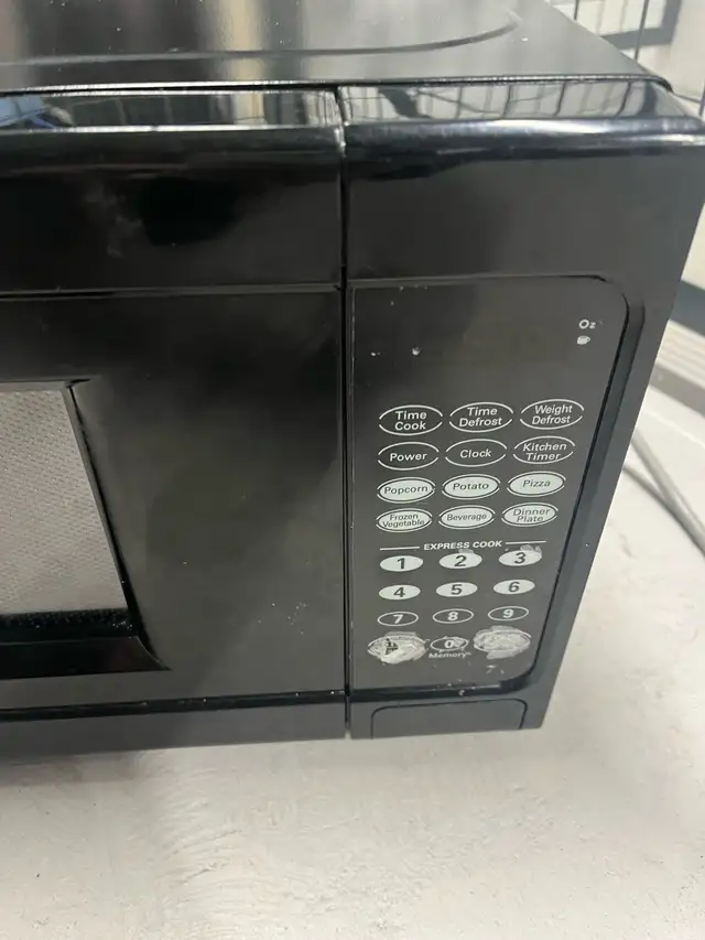 Master Chef Microwave in Microwaves & Cookers in City of Toronto - Image 3