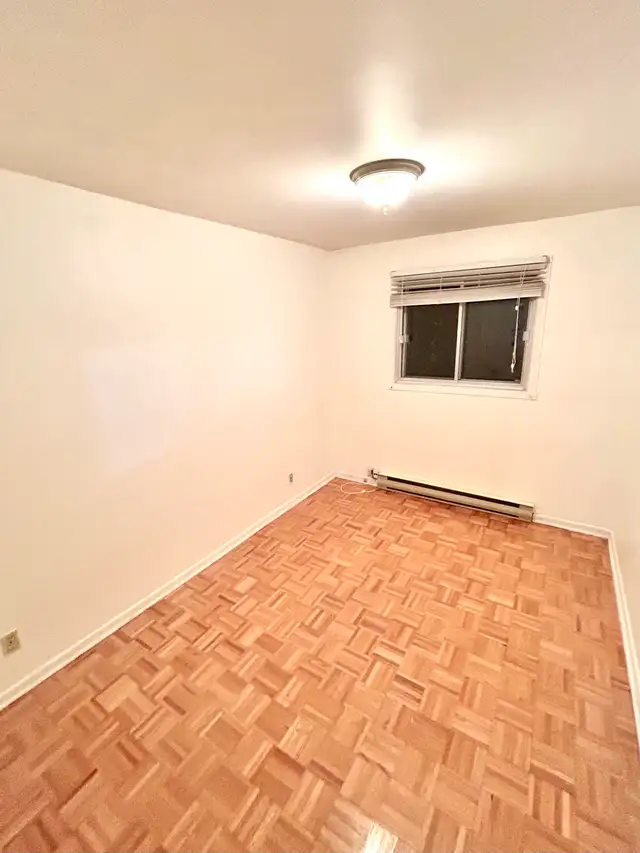 Grand 5 1/2 avec cour et garage à louer in Long Term Rentals in City of Montréal - Image 7