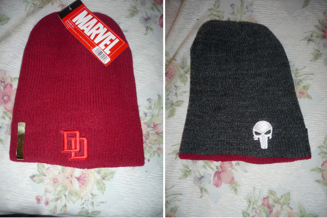 Marvel DareDevil/Punisher reversible beanie/toque in Other in Cambridge - Image 3