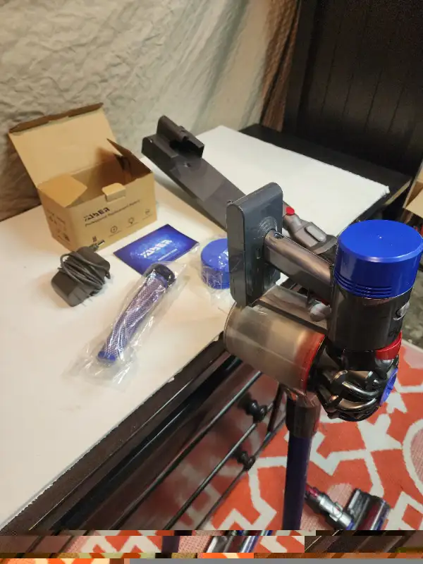 Dyson v8 cordless Vacuum Cleaner upgrade battery, Filter in Vacuums in Oakville / Halton Region - Image 5