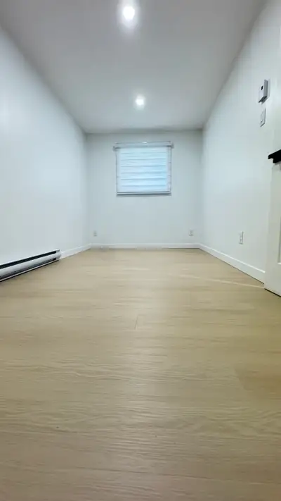 Français Charmant 3 ½ à louer au sous-sol à Point-Viau – 1200 $/mois Situé dans un secteur calme et...