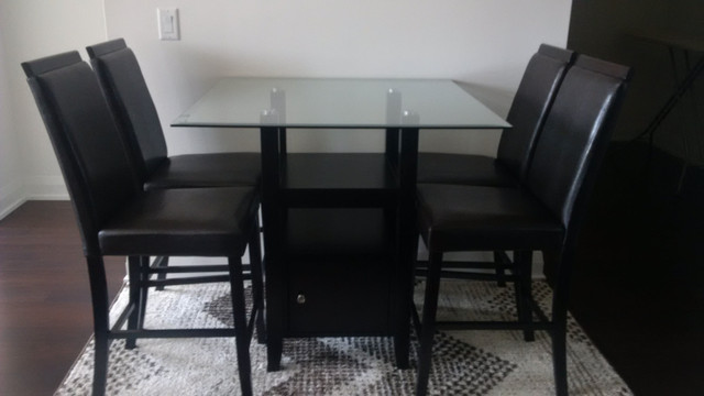 4 - Person Counter Height Dining Set in Dining Tables & Sets in Markham / York Region