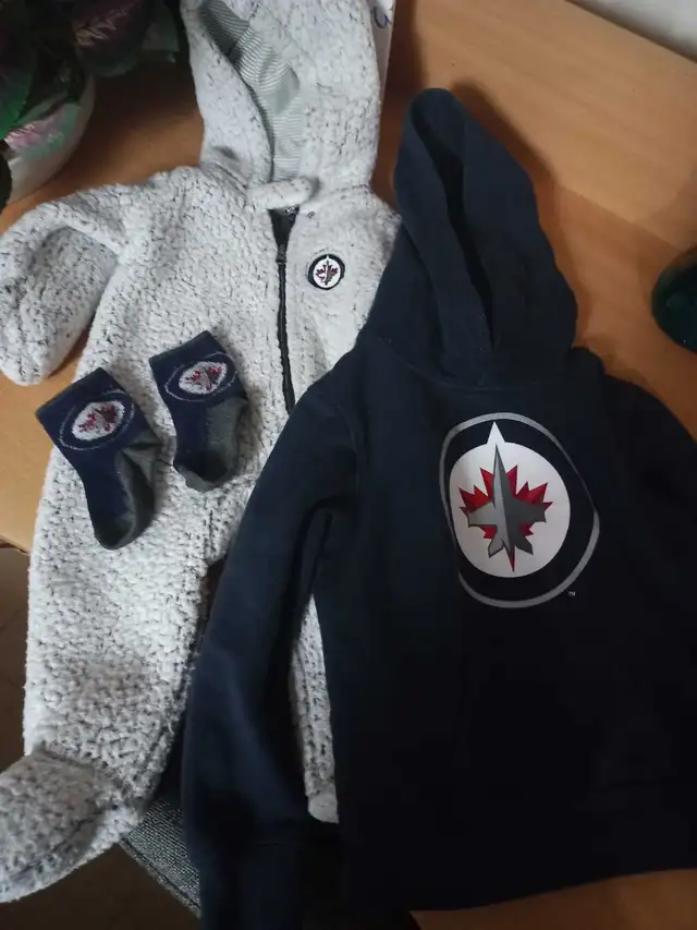 Winnipeg Jets kids clothes in Kids & Youth in Winnipeg - Image 2