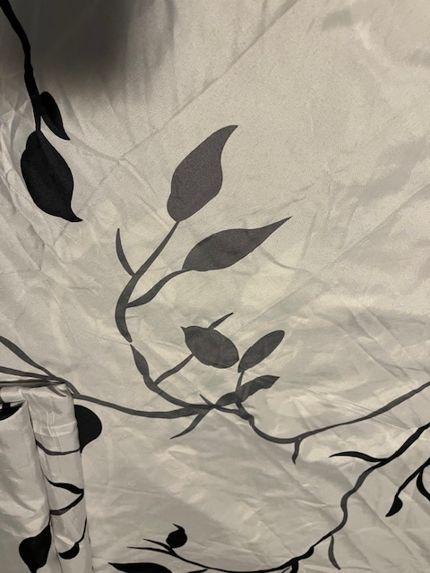 Reversible Duvet Cover - Queen Set in Bedding in Ottawa - Image 9