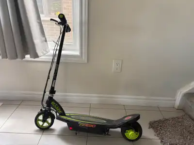 Brand new electric scooter ( used for only 2 weeks) for kids 8 and over problem too small for my chi...