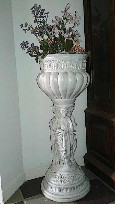 Neoclassical Pedestal Pillar Plant Stand Flower Pot Vase in Home Décor & Accents in Oshawa / Durham Region