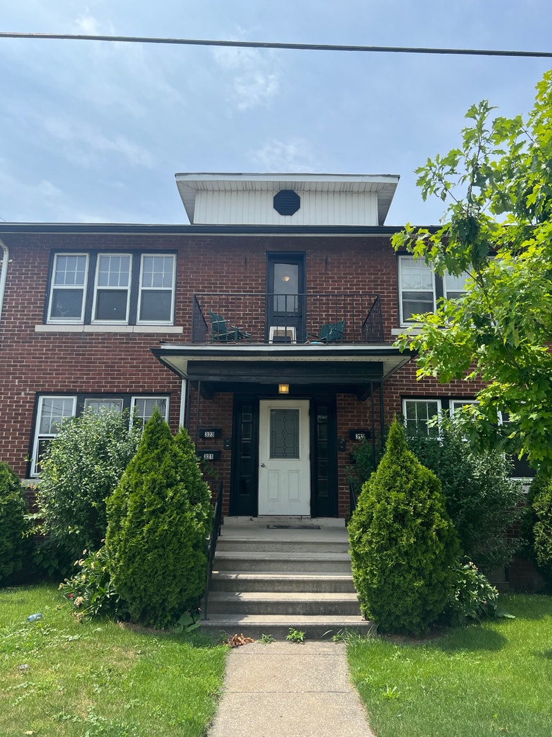 One Bedroom Available in a 2Bedroom Apartment Utilities Inclu Long Term Rentals Windsor