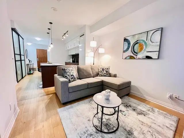 Furnished 2BD 2BA condo downtown Toronto /  April 1st