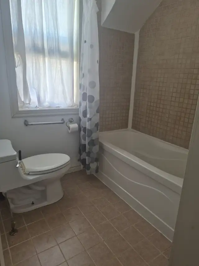 Room for rent in Long Term Rentals in Kawartha Lakes - Image 6