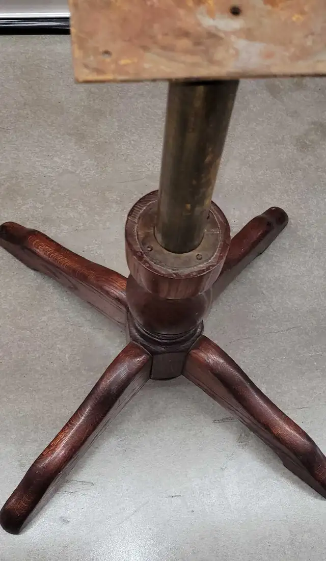 Round solid wood table in Dining Tables & Sets in Hamilton - Image 10