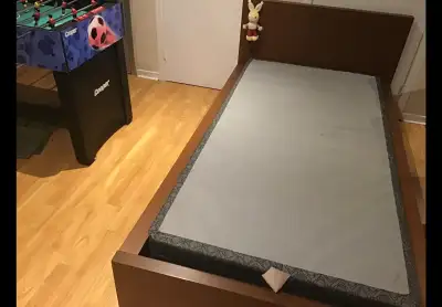 Sommier pour lit simple à vendre.