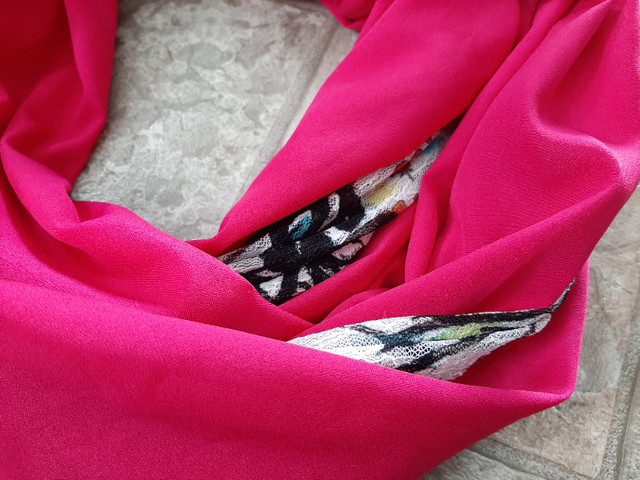 HANDMADE lightweight summer INFINITY scarf (pink w/pattern) in Women's - Dresses & Skirts in Fredericton - Image 4