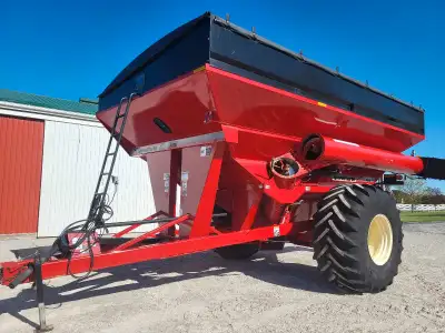 2013 Unverferth 9250 Grain Buggy, 17 inch auger, 900/60R32 Mitas tires, scales, tarp, large 1000 PTO...