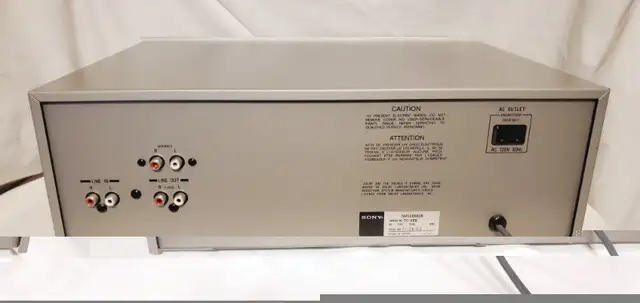 VINTAGE Sony TC-K60 Stereo Cassette Deck Tape Player Tapecorder in Stereo Systems & Home Theatre in Mississauga / Peel Region - Image 8