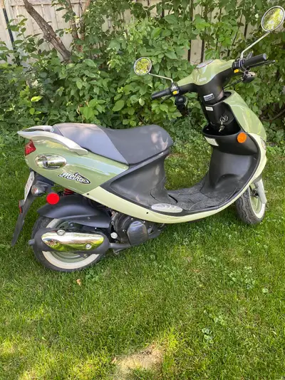 2008 PGO METRO scooter 125cc in new condition. It has very low kilometers approx 450 . Not even brok...