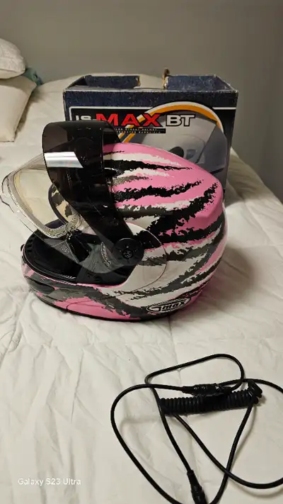 Casque motoneige pour femme. Grandeur L. Avec visière chauffante. Comme neuf.