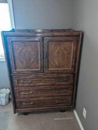Dresser with 5 drawers 