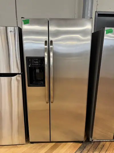  GE side-by-side fridge freezer 33, View more