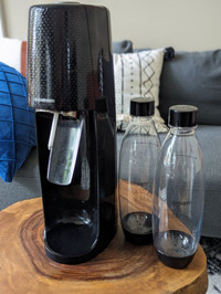 SodaStream (with Cannister & 2 Bottles)