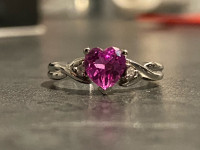 Pink Heart-shaped Ring - size 5.5