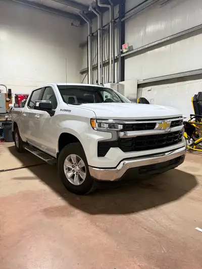 2023 Chevrolet Silverado 1500 Crew Cab LT 100,420 km Regularly maintained and fresh inspection for y...