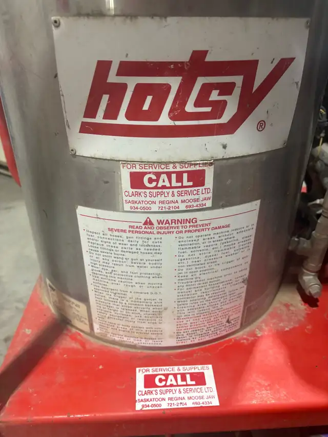 Hotsy pressure washer in Heavy Equipment in Saskatoon - Image 4