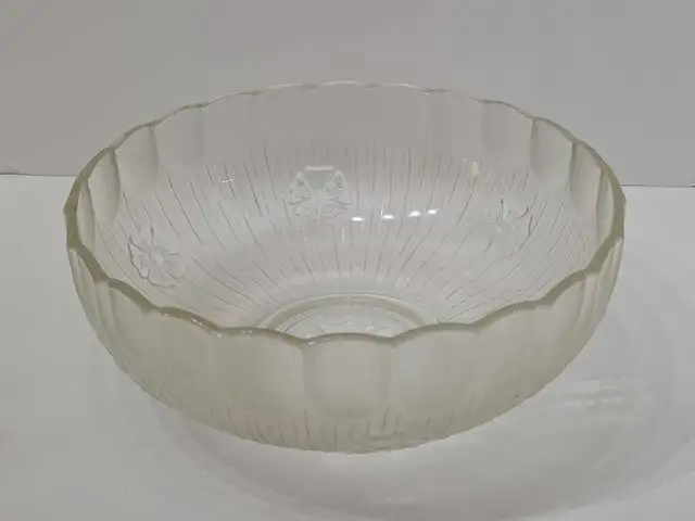 Glass Bowl in Kitchen & Dining Wares in Peterborough - Image 2