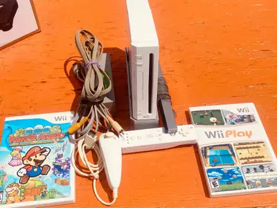 Console Nintendo Wii + 2 jeux, View more