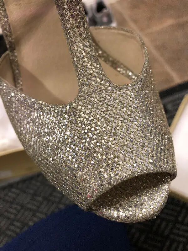 Women’s high heel sandals in Women's - Shoes in Edmonton - Image 4