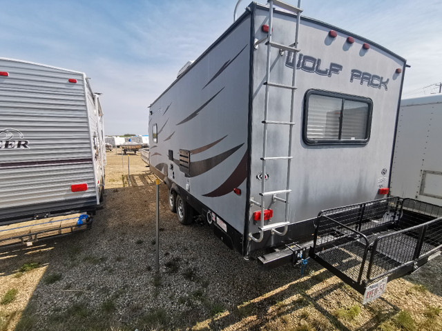 2014 Wolf Pack Toy Hauler  in Travel Trailers & Campers in Edmonton - Image 2