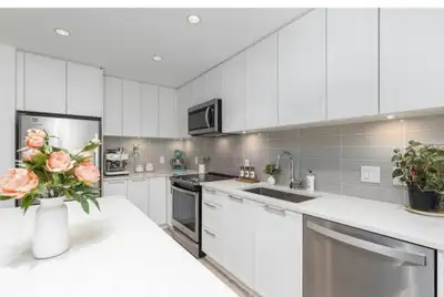 1 bed 1 bath - 610sq Condo - DOGS OK for rent Port Coquitlam