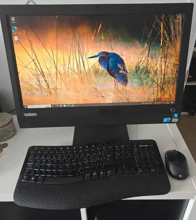 Pc All-in-one lenovo m90z - Core i5 - 8gb ram - Ssd 250gb - Wifi et bluetooth additionnels - Windows...