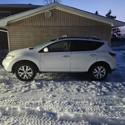 Nice condition, transmission issues, body panels and glass are in great shape. 200K on the drivetrai...