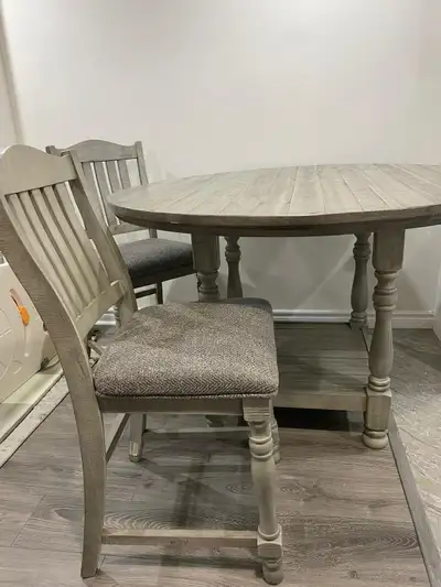 Ashley Counter Height Dinning Table with 4 Chairs In Excellent, View more