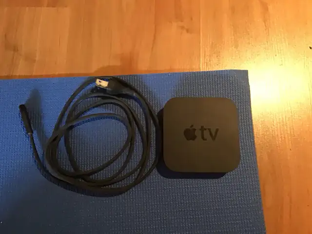Apple TV avec câble in General Electronics in City of Montréal - Image 2