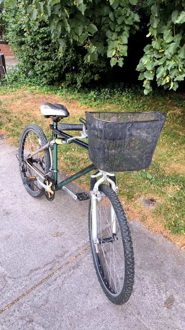 26" Front Suspension Mountain Bike with Basket ‍♀️