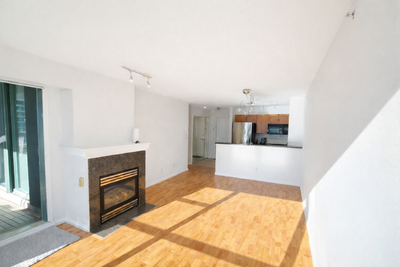 Heart of Brentwood in this spacious and well-maintained 2 bedroom, 2 bathroom apartment ️ Apartment...