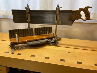 A very exceptional tool. Vintage Stanley Mitre Box, No 358, Frame No. 3, complete and in very good c...