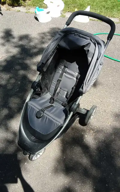 Bumbleride Stroller, View more