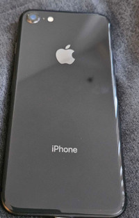 iPhone 8 - Excellent condition 