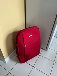 Suitcase like NEW 26x16x10 in expanded 