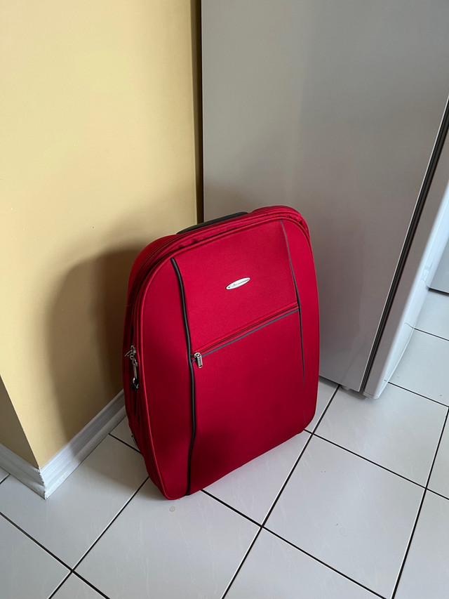 Suitcase like NEW 26x16x10 in expanded  in Other in Markham / York Region