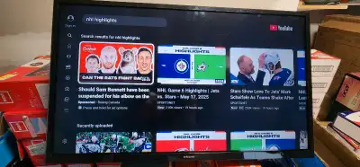 32" SAMSUNG SMART TV ONLY $90!! FIRM, View more