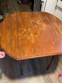 Dinning room table and chairs 