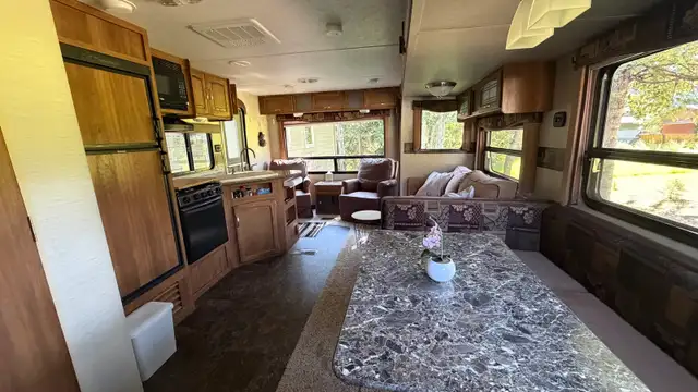 2015 Springdale travel trailer  in Travel Trailers & Campers in Cranbrook - Image 8
