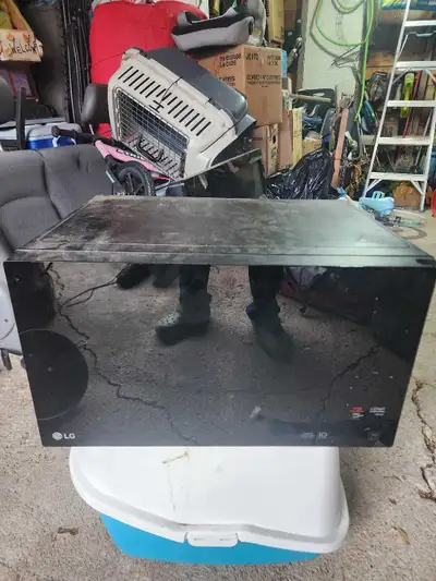 I have a wonderful working lg smart microwave for sale. Works amazing just dont need it anymore. We...