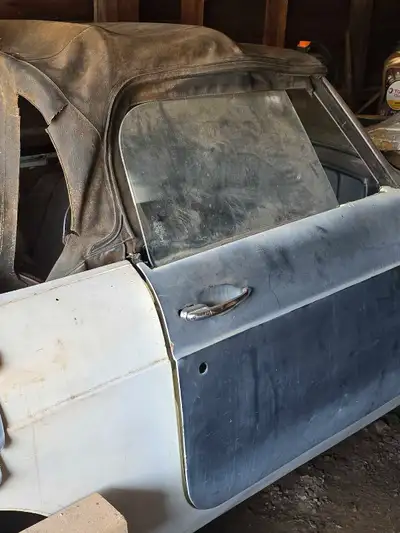 1977 MGB project car. Comes with engine and boxes of necessary parts