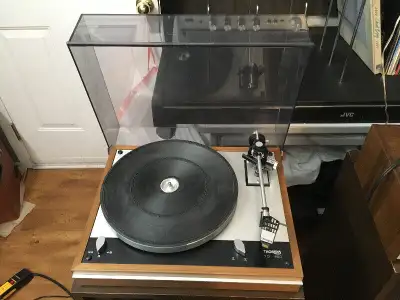 Legendary Thorens TD-160 turntable with original dust cover, Made in Germany Excellent condition, Wo...